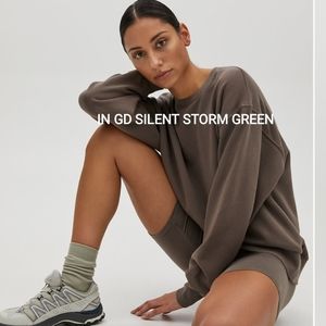 aritzia tna boyfriend airyaf oversized crewneck